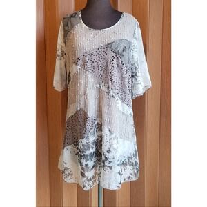 JV Collection Boutique style NWT size medium gray/silver blouse